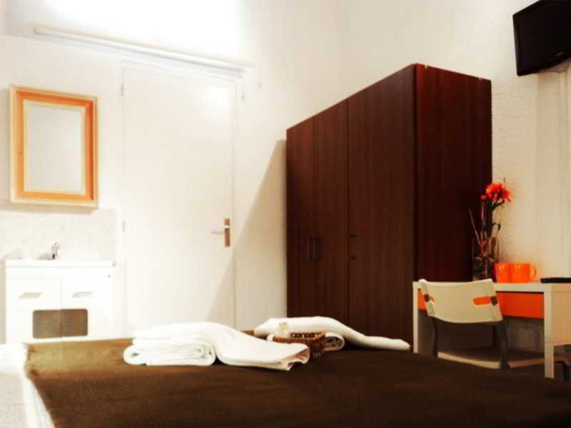 ลา อิสลา ออสตาล Hotel บาร์เซโลนา ภายนอก รูปภาพ