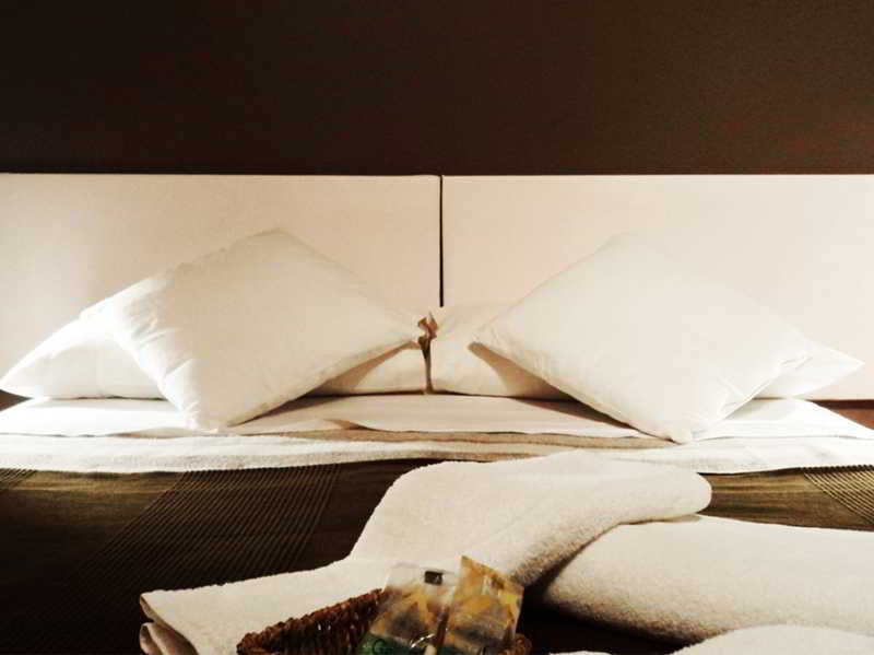 ลา อิสลา ออสตาล Hotel บาร์เซโลนา ภายนอก รูปภาพ