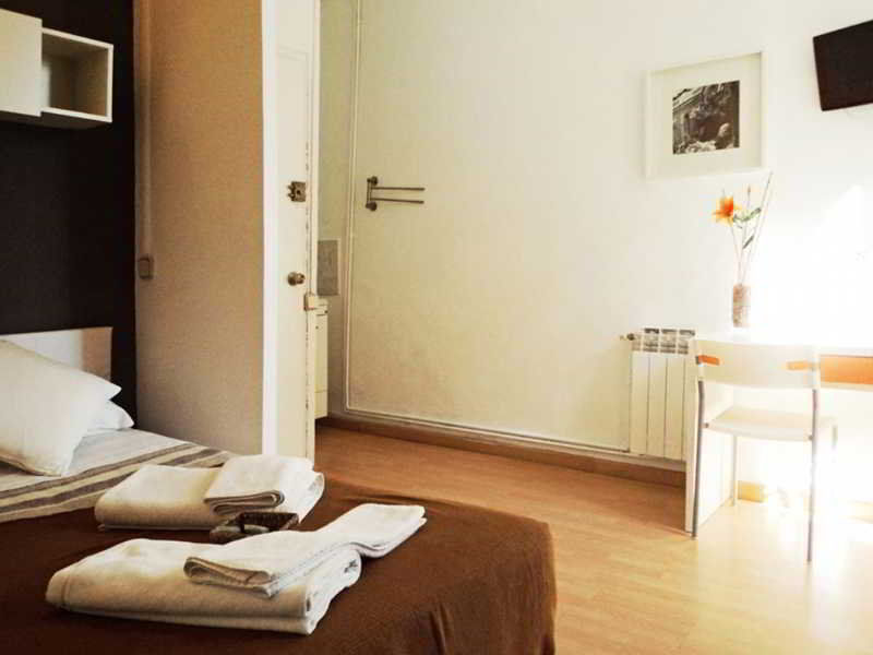 ลา อิสลา ออสตาล Hotel บาร์เซโลนา ภายนอก รูปภาพ
