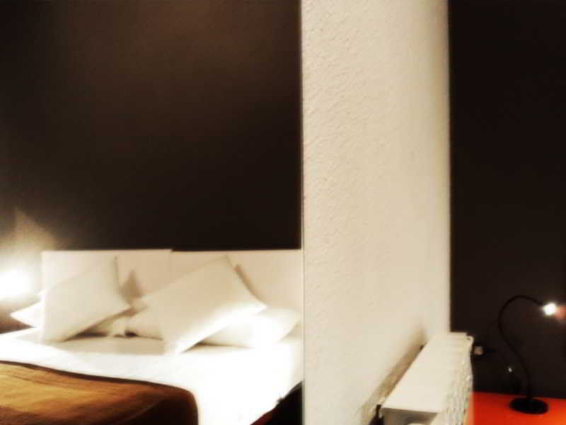 ลา อิสลา ออสตาล Hotel บาร์เซโลนา ภายนอก รูปภาพ