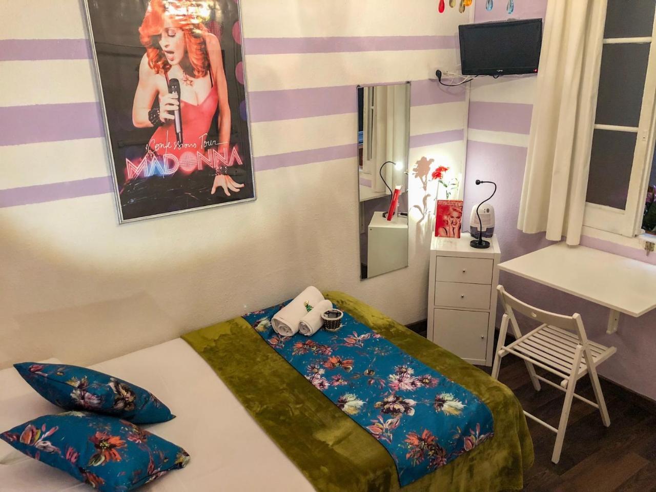 ลา อิสลา ออสตาล Hotel บาร์เซโลนา ภายนอก รูปภาพ
